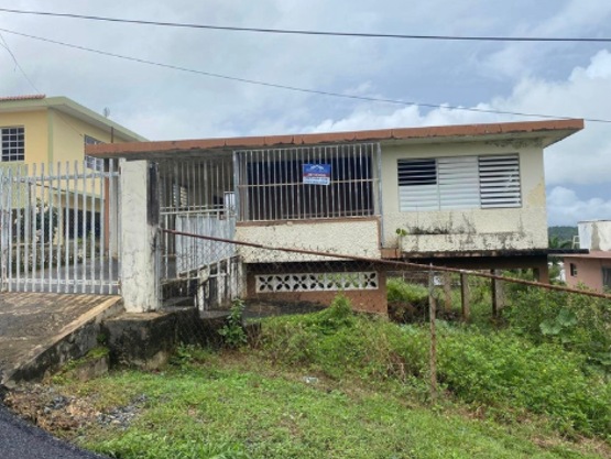 Casa rural rehabilitada por completo antes de la remodelación